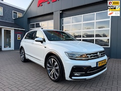 Volkswagen Tiguan - 1.5 TSI ACT Highline Business R-Line / Pano / ACC / Massage / Camera / Trekhaak / Parel Wi