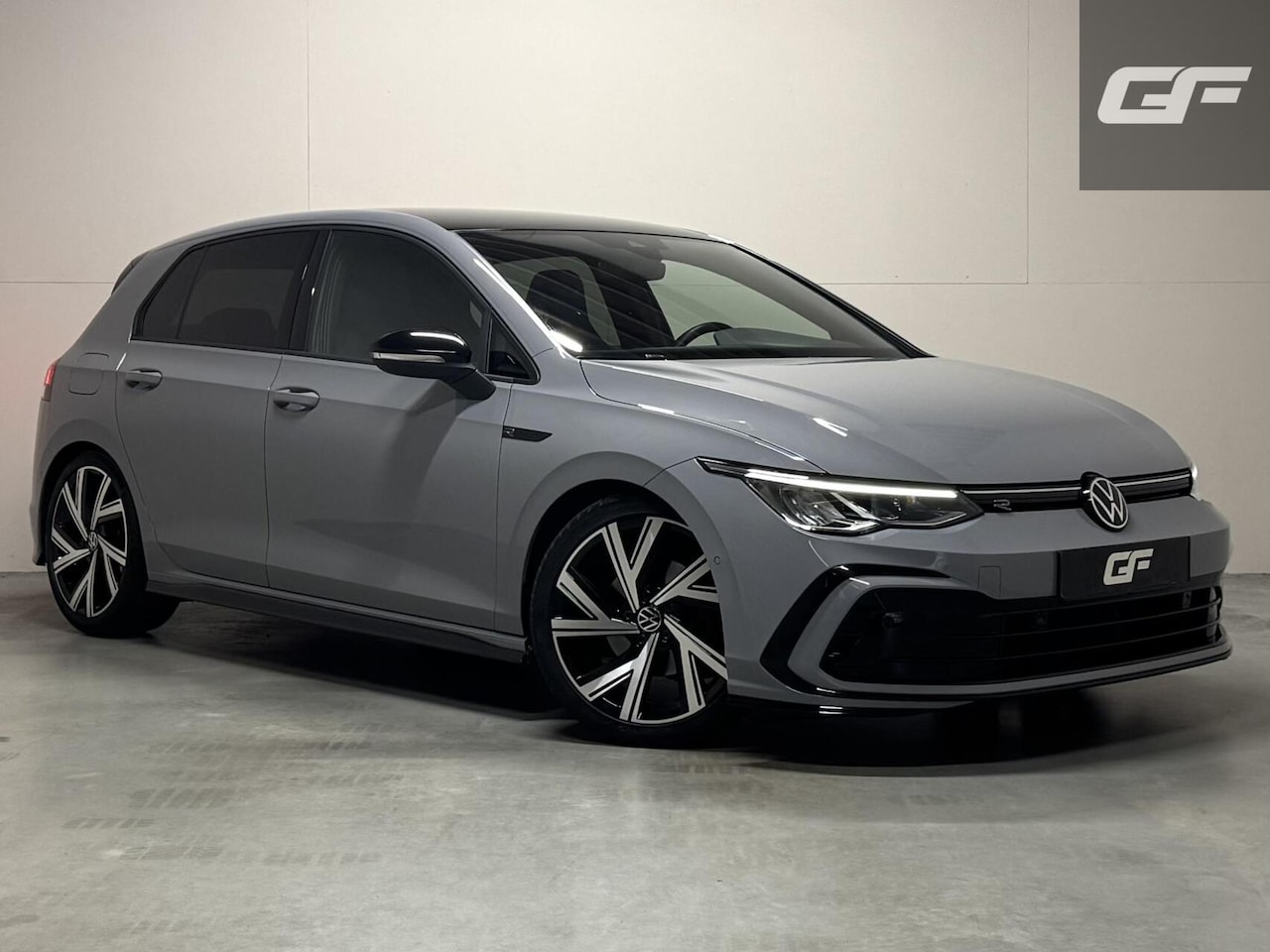 Volkswagen Golf - 1.5 eTSI R-Line Sfeer Virtual CarPlay Camera Stoelver. - AutoWereld.nl