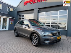 Volkswagen Tiguan - 1.5 TSI ACT Highline Business R / Pano / 2x Massage / ACC / Trekhaak / Zeer kompleet