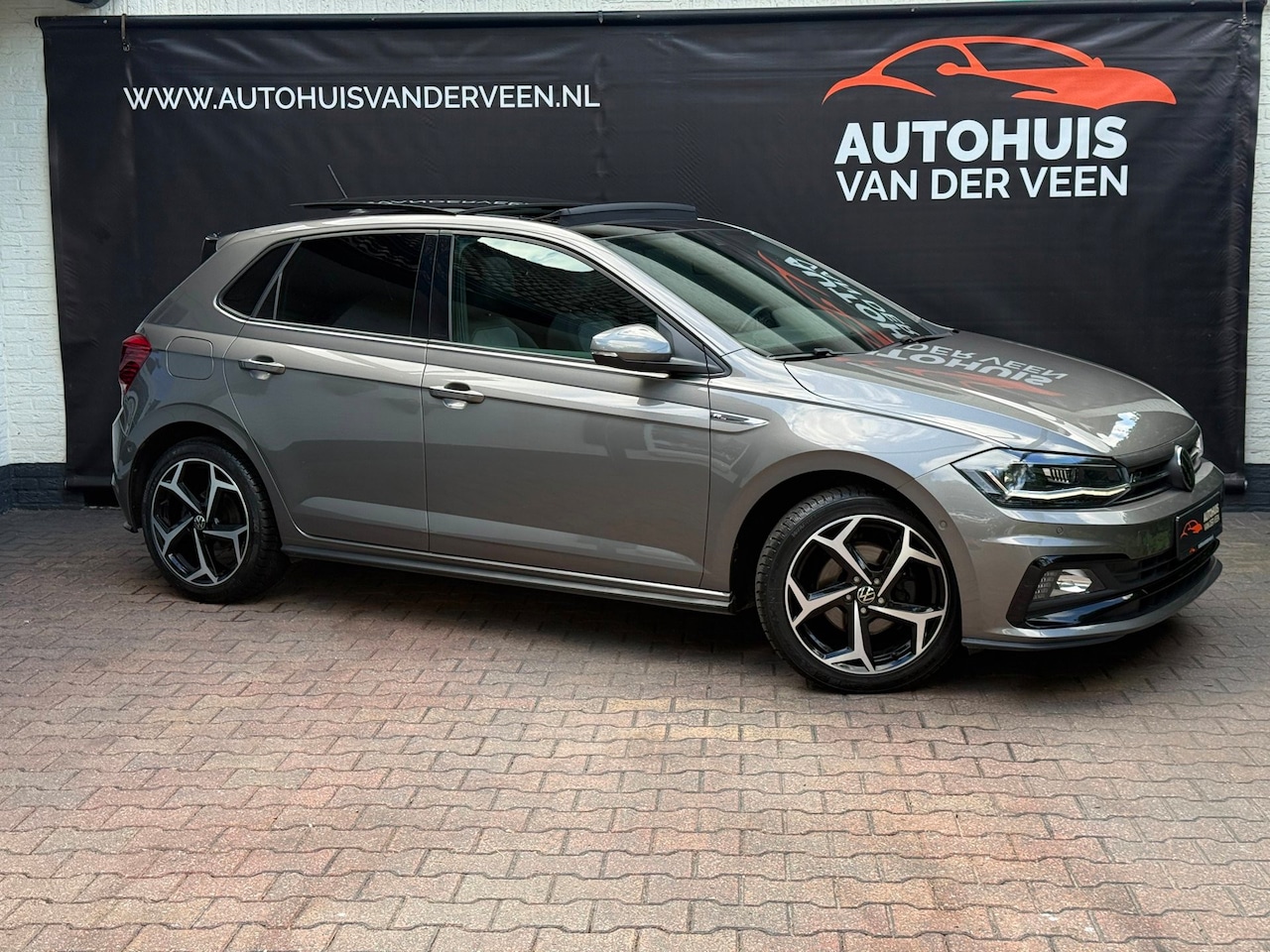 Volkswagen Polo - 1.5 TSI R-Line Edition, Cruise/Camera/DSG/Beats/Virtual/Etc! - AutoWereld.nl