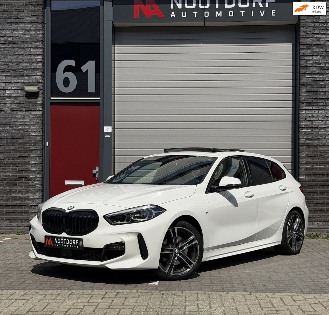 BMW 1-serie - 118i Business Edition Plus/M/PANO/KUIP/HuD/CAMERA /VOL - AutoWereld.nl