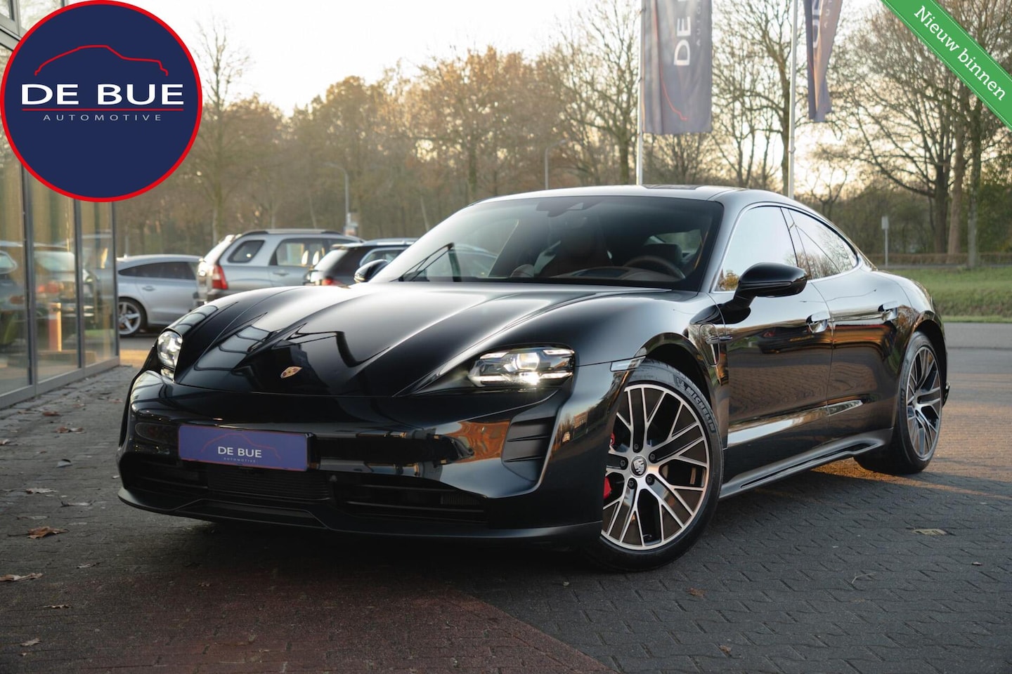 Porsche Taycan - 4S Performance 84 kWh|Matrix|Chrono|Achteras besturing|Panoramadak|Olea Leder|Bose|Luchtve - AutoWereld.nl