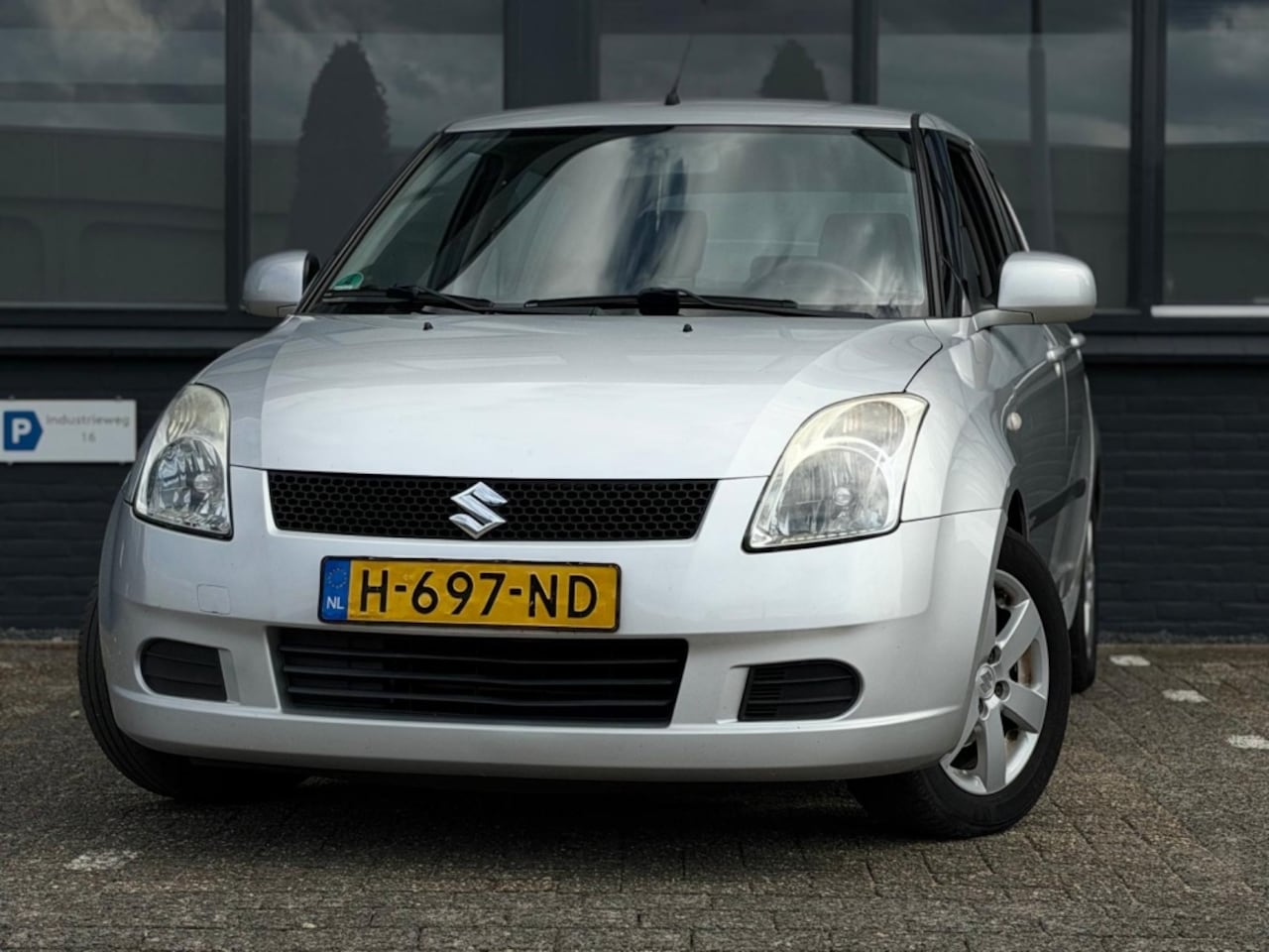 Suzuki Swift - 1.3 Cool |Airco |CarPlay |Nieuwe APK |5 Deurs - AutoWereld.nl