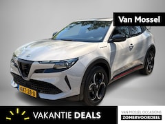 Alfa Romeo Junior - 1.2 Turbo Hybrid Ibrida Speciale | Navigatie | Parkeersensoren | Camera | Apple Carplay/An