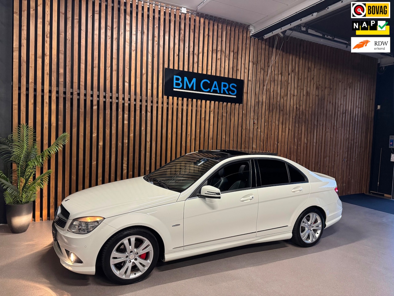Mercedes-Benz C-klasse - 180 K BlueEFFICIENCY Automaat,Panodak,Trkhaak - AutoWereld.nl