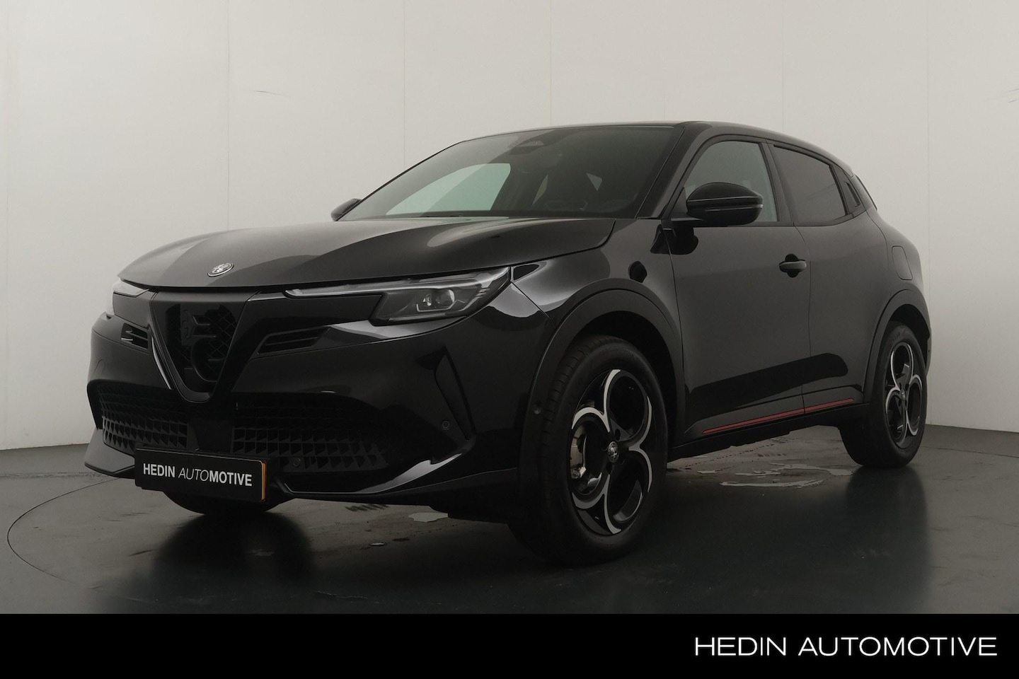 Alfa Romeo Junior - 1.2 Turbo Hybrid Ibrida Sport Speciale | Techno Pakket | verwamde voorruit | 18" LM Velgen - AutoWereld.nl