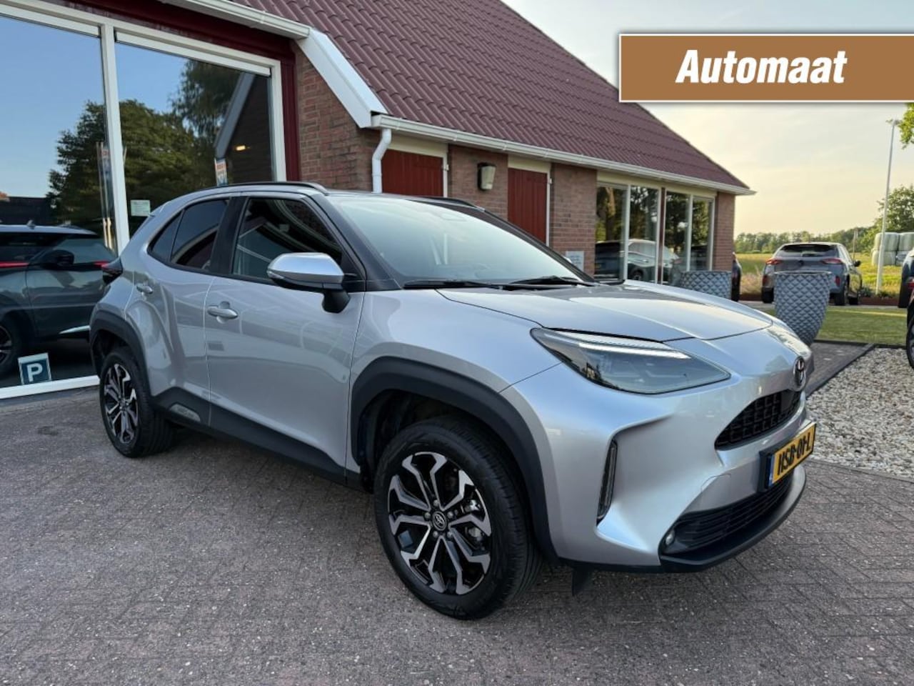 Toyota Yaris Cross - 1.5 HYBRID 130 PK DYNAMIC AUTOMAAT Nieuw! LUXE UITVOERING - AutoWereld.nl