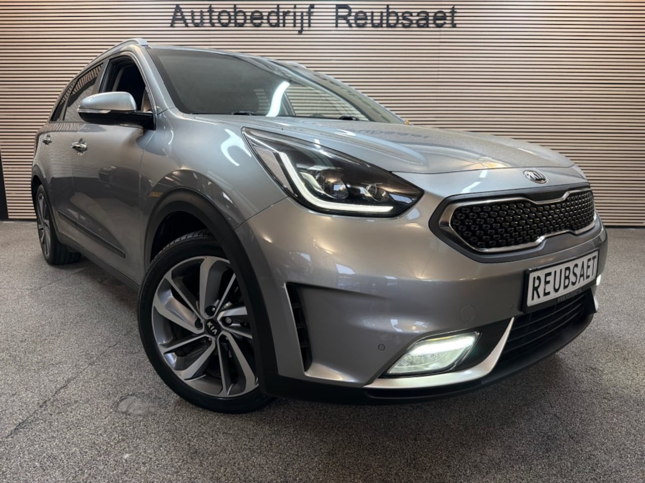 Kia Niro - 1.6 GDI Hybrid DynamicLine 141pk CarPlay Led Clima Navi Trekhaak Incl 12Mnd Garantie - AutoWereld.nl