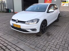 Volkswagen Golf - 1.6 TDI Highline Business R