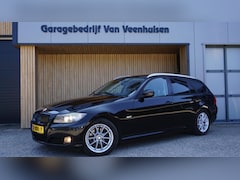BMW 3-serie Touring - 318i 136pk Luxury Line Airco Leder Xenon *NL auto* pdc 16 inch LM Cruise Navi *Goed onderh