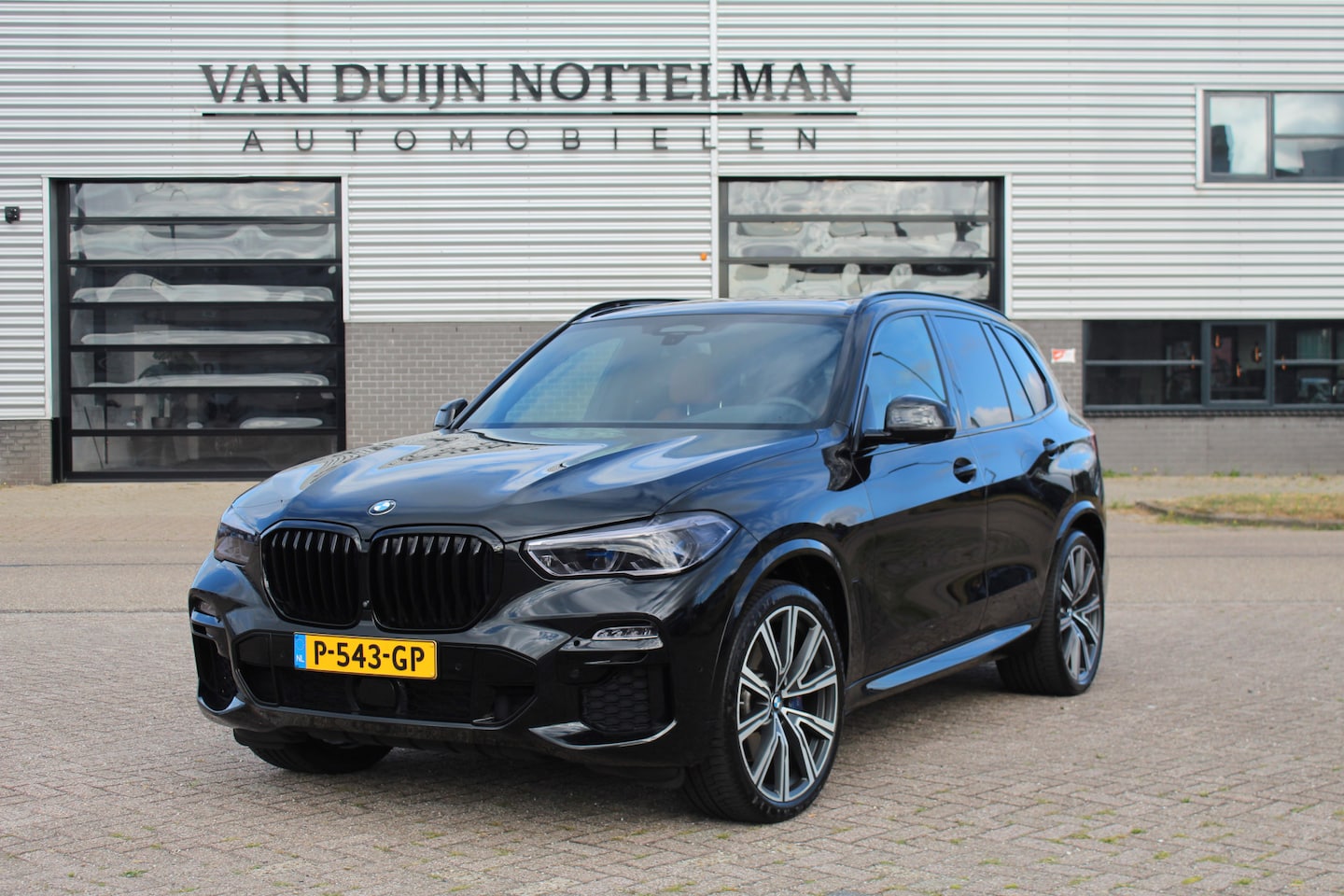 BMW X5 - xDrive30d High Executive 7p. / Panoramadak / Laser / Luchtvering - AutoWereld.nl