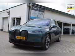 BMW iX - XDrive40 High Executive/1 Eig./Trekhaak/harman kardon/massage-koeling