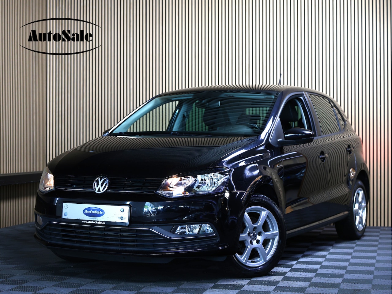 Volkswagen Polo - 1.2 TSI LOUNGE HIGHLINE 89000 km AUTOMAAT NAVI CLIMA STOELVW - AutoWereld.nl