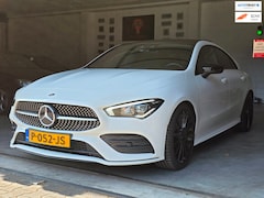 Mercedes-Benz CLA-Klasse - 200 Premium Plus / PANO / SFEER / CARPLAY / KEYLESS / ALCANTARA-LEDER / STOELVERW. / 19 IN