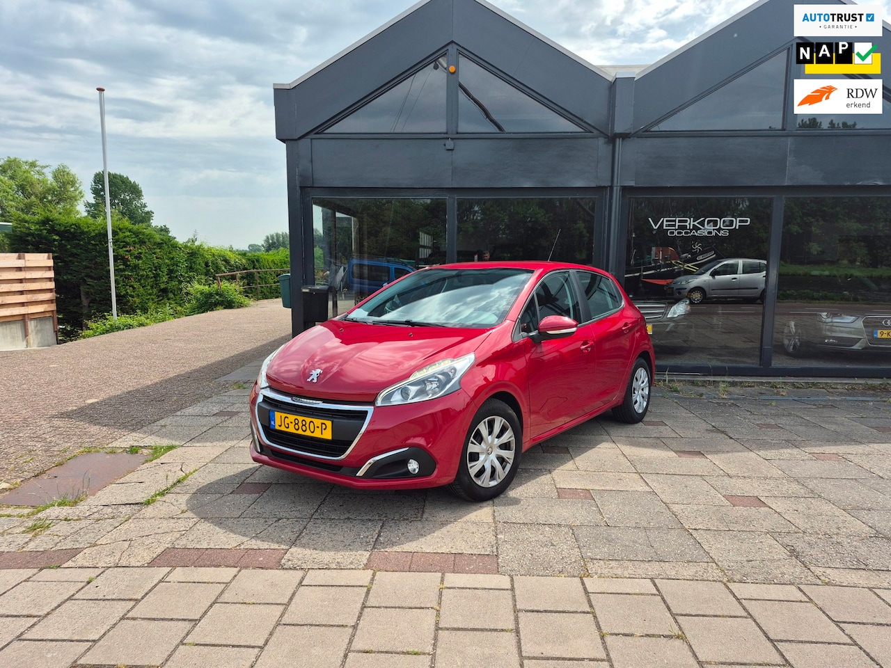 Peugeot 208 - 1.2 PureTech Blue Lion Navigatiei - AutoWereld.nl