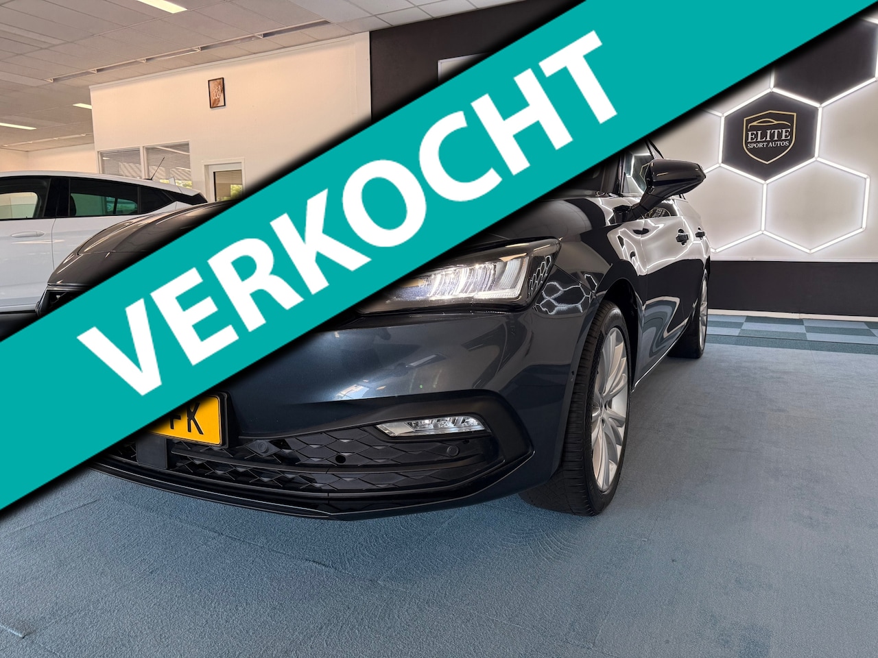 SEAT Leon Sportstourer - 1.0 TSI Style Business Intense 1.0 TSI Style Business Intense - AutoWereld.nl