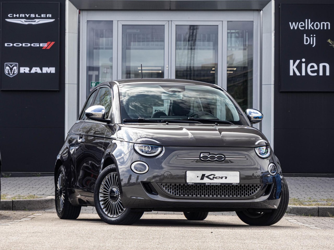 Fiat 500e - Icon Edition 42 kWh | Stoelverwarming | LM velgen | Navigatie | Apple CarPlay | - AutoWereld.nl