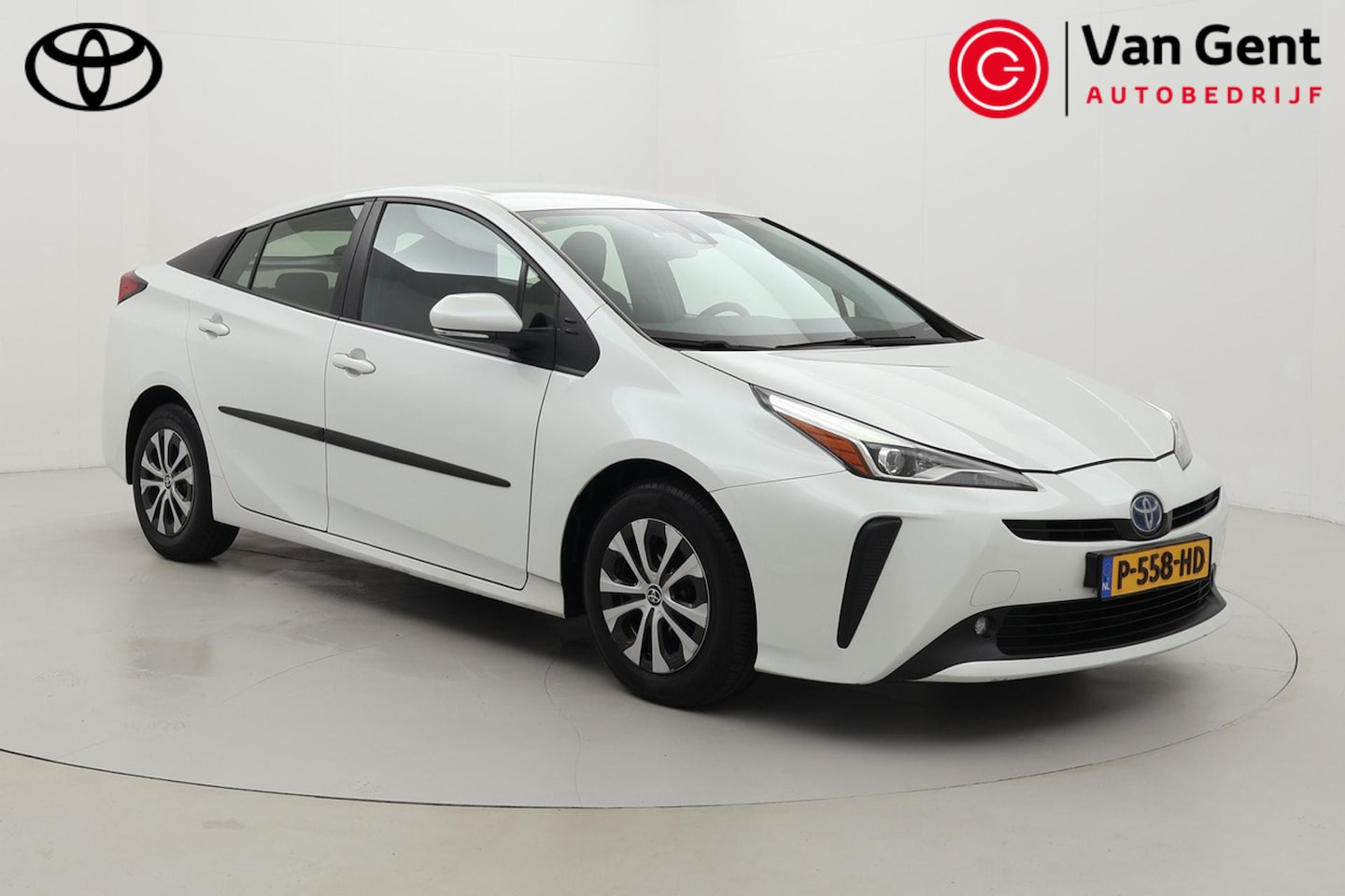 Toyota Prius - 1.8 Hybrid Dynamic | Apple Carplay / Android Auto | Dodehoek detectie | Stoelverwarming | - AutoWereld.nl