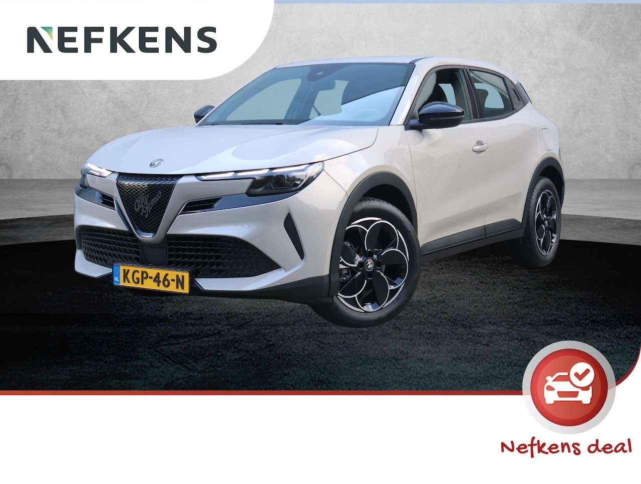 Alfa Romeo Junior - Elettrica 54 kWh | ACCU 97,4% | Apple Carplay / Android Auto | Climate Control | Parkeerse - AutoWereld.nl