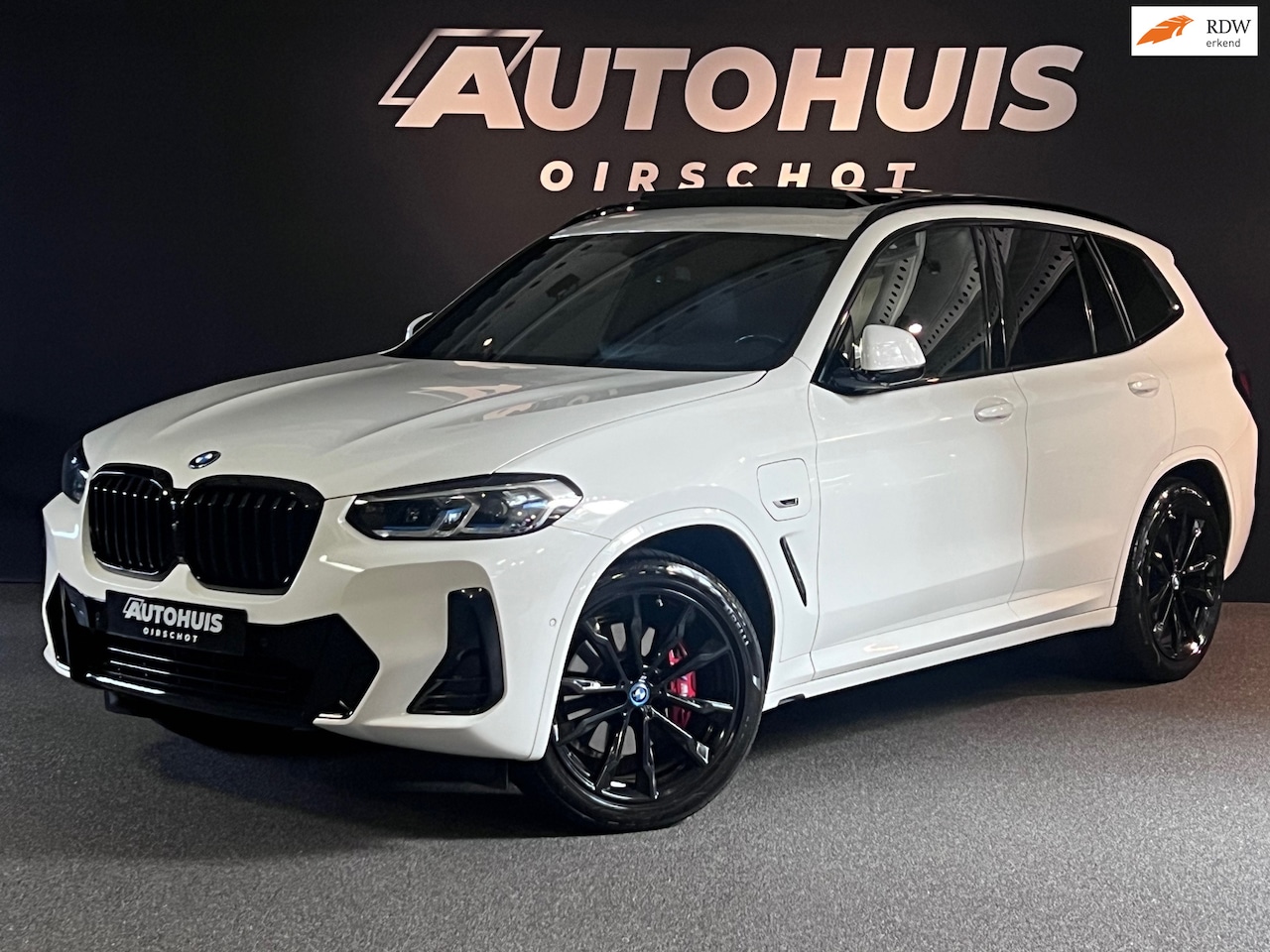 BMW X3 - XDrive30e High Executive Edition M Laser/ Memory stoelen / 20"/ 360 Camera/ Stuurverwarmin - AutoWereld.nl