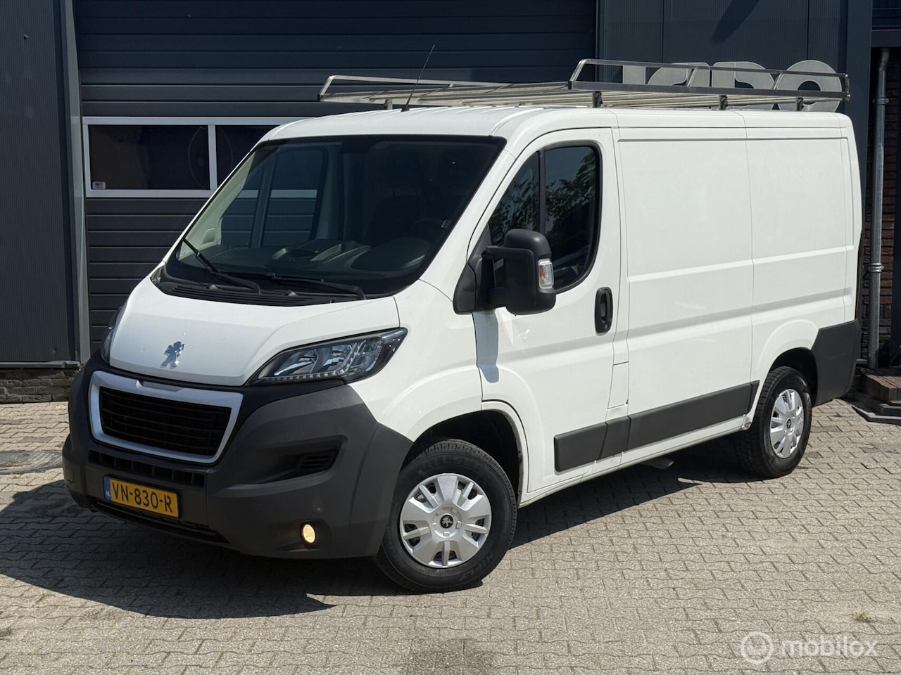 Peugeot Boxer - Bestel 330 2.2 HDI airco/cruise/camera - AutoWereld.nl
