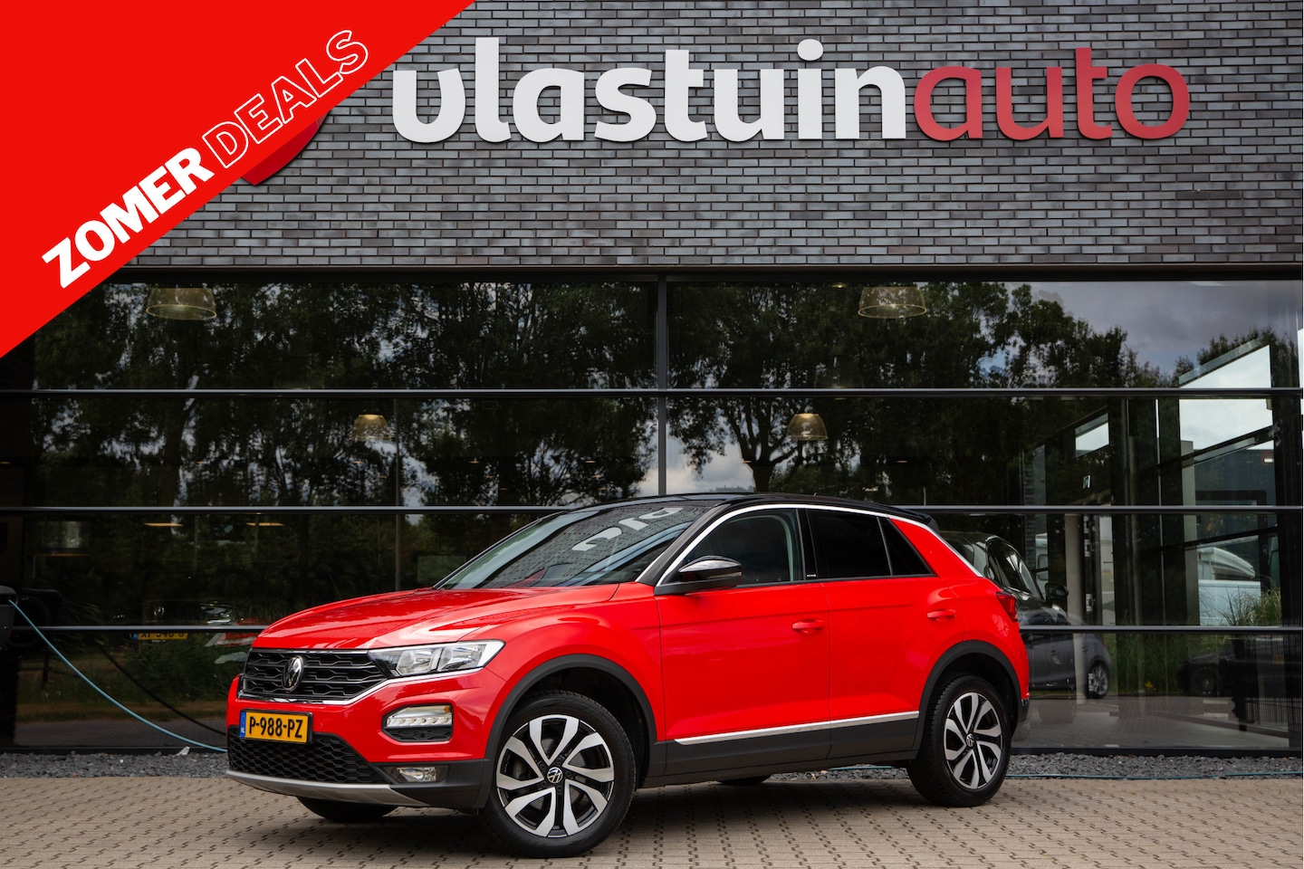 Volkswagen T-Roc - 1.5 TSI Active , Apple Carplay, Achteruitrijcamera, Trekhaak, - AutoWereld.nl