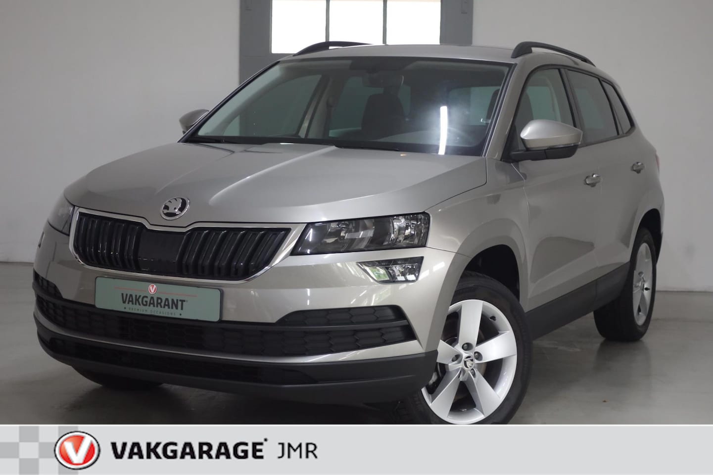 Skoda Karoq - 1.0 TSI Ambition PDC Achter,Airco,DAB+,Apple Carplay voorbereiding,Bluetooth,Stoelverwarmi - AutoWereld.nl