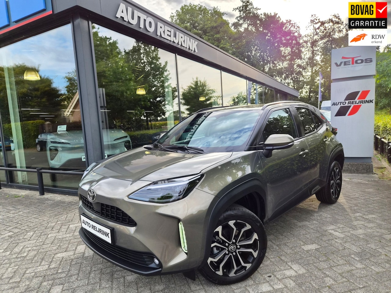 Toyota Yaris Cross - 1.5 Hybrid 115 STYLE COMFORT/STOEL-/STUUR EN VOORRUITVERW/KEYLESS - AutoWereld.nl