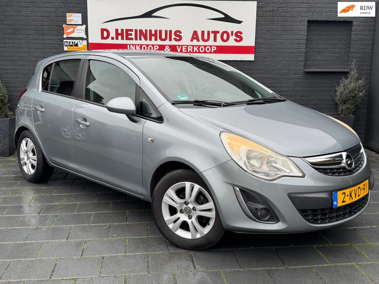Opel Corsa - 1.2-16V Cosmo *5DRS*AIRCO*FACELIFTMODEL* - AutoWereld.nl