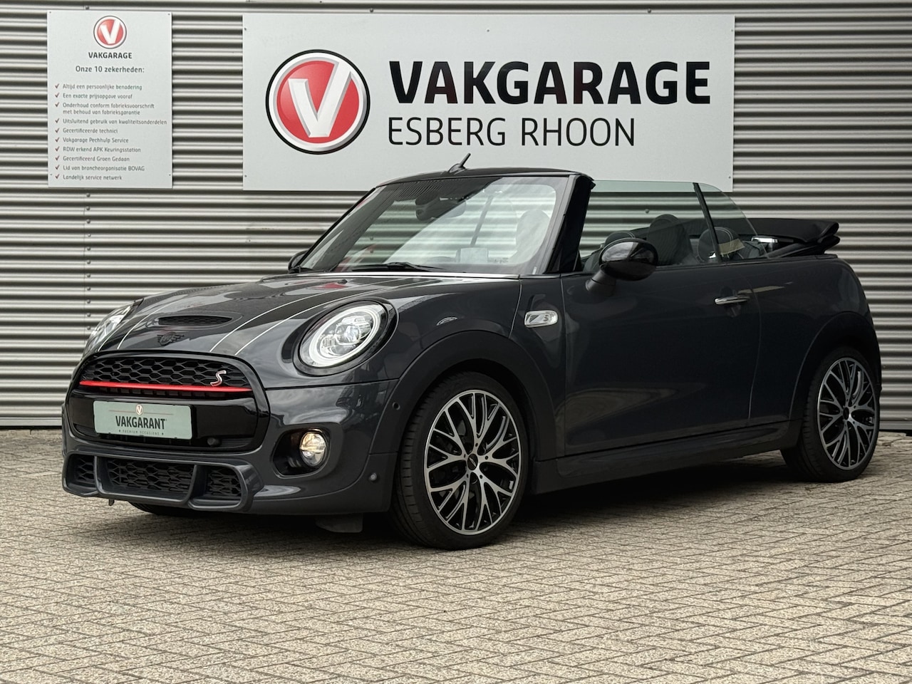 MINI Cabrio - 2.0 Cooper S JCW-TRIM HUD, KUIPSTOEL, H&K, - AutoWereld.nl