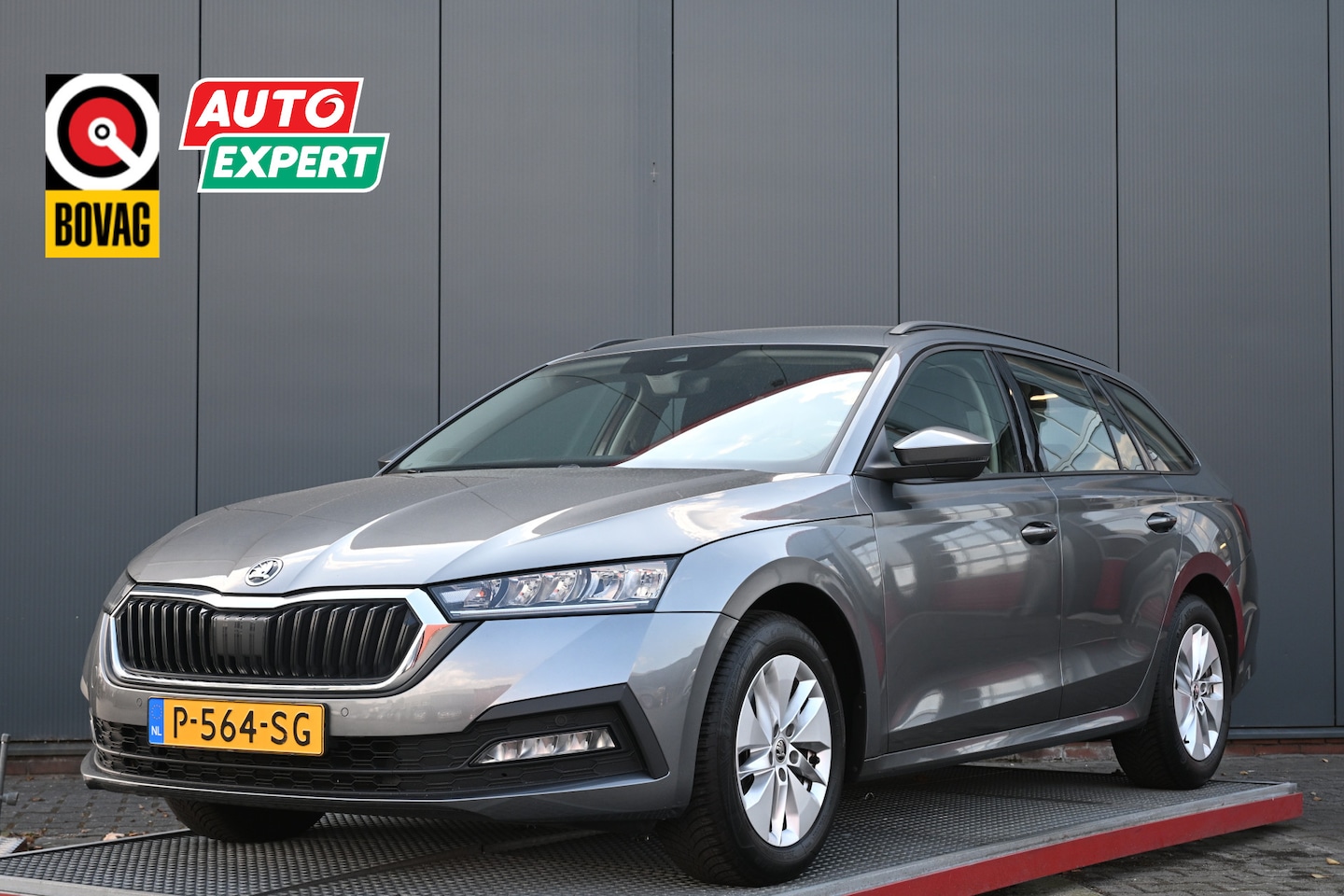 Skoda Octavia Combi - 1.0 e-TSI Business Edition 1.0 e-TSI Business Edition - AutoWereld.nl