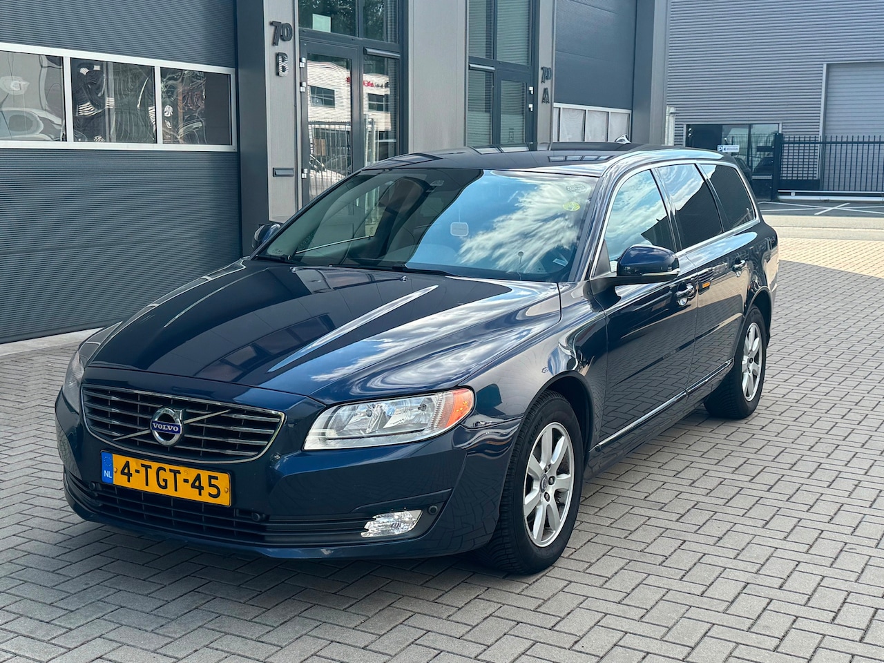 Volvo V70 - 2.0 D4 Kinetic 2.0 D4 Kinetic - AutoWereld.nl