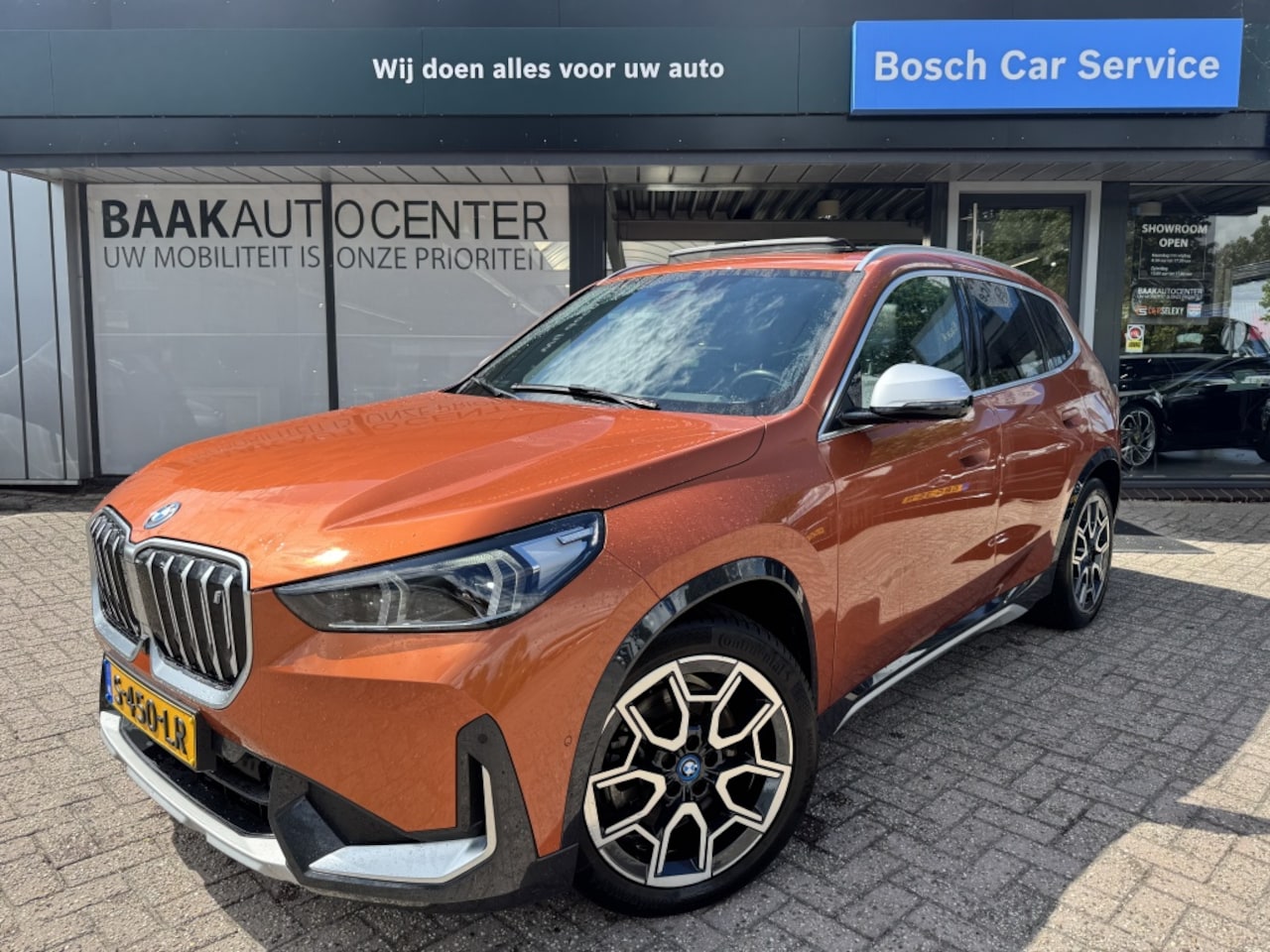 BMW iX1 - xDrive30 Launch Edition | Panoramadak | Harman/Kardon - AutoWereld.nl