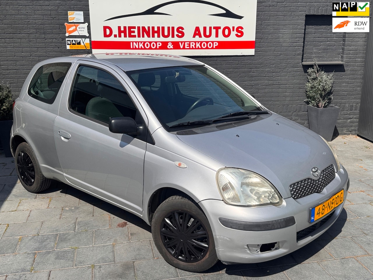 Toyota Yaris - 1.3 VVT-i Terra *APK NIEUW* - AutoWereld.nl