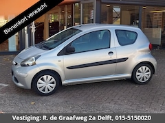 Toyota Aygo - 1.0-12V | Dealer onderhouden | Radio/AUX/CD speler |