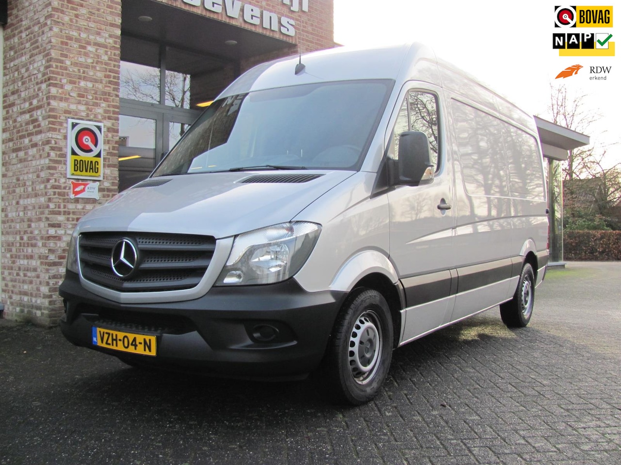 Mercedes-Benz Sprinter - 211 313 2.2 CDI 366 L2H2 Airco Trekhaak Navi - AutoWereld.nl