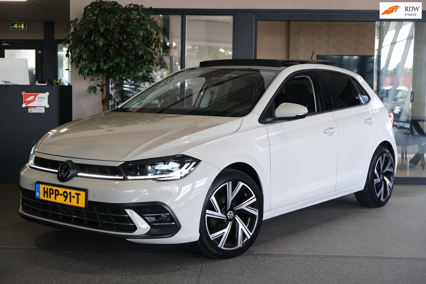 Volkswagen Polo - 1.0 TSI Style Pano Navi Virtual IQ Led - AutoWereld.nl