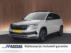 Skoda Karoq - 1.5 TSI DSG Sportline Business Panoramadak Navigatie Camera LED Trekhaak Stoelverwarming