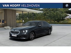 BMW 5-serie - 530e M Sport Automaat / Panoramadak / Trekhaak / Bowers & Wilkins / Comfortstoelen / Adapt