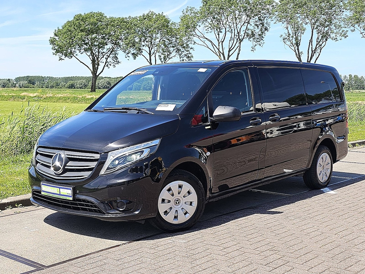 Mercedes-Benz Vito - 114 CDI Lang L2 LED Airco/ECC Automaat Adaptieve Cruise Bumpers-Kleur Achterdeuren 2xZijde - AutoWereld.nl