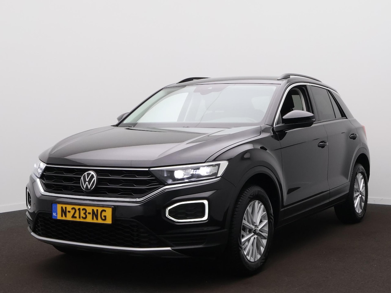 Volkswagen T-Roc - 1.0 TSI 110Pk Style LED - Side Assist - ACC - Climatronic - Apple Carplay/Android Auto - P - AutoWereld.nl