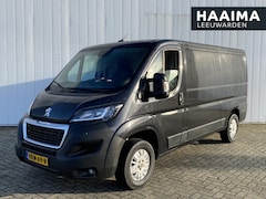 Peugeot Boxer - 330 2.2 BlueHDi 120 L2H1 Asphalt | Leder | Navigatie | Achteruitrijcamera | Trekhaak | Lic