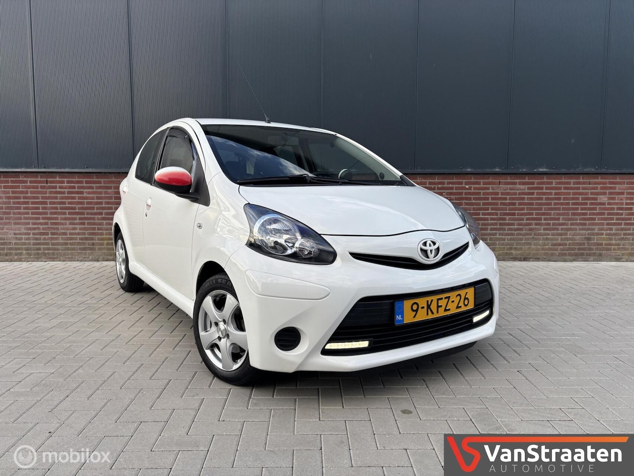 Toyota Aygo - 1.0 VVT-i Aspiration | Airco | Carplay | 5 deurs - AutoWereld.nl