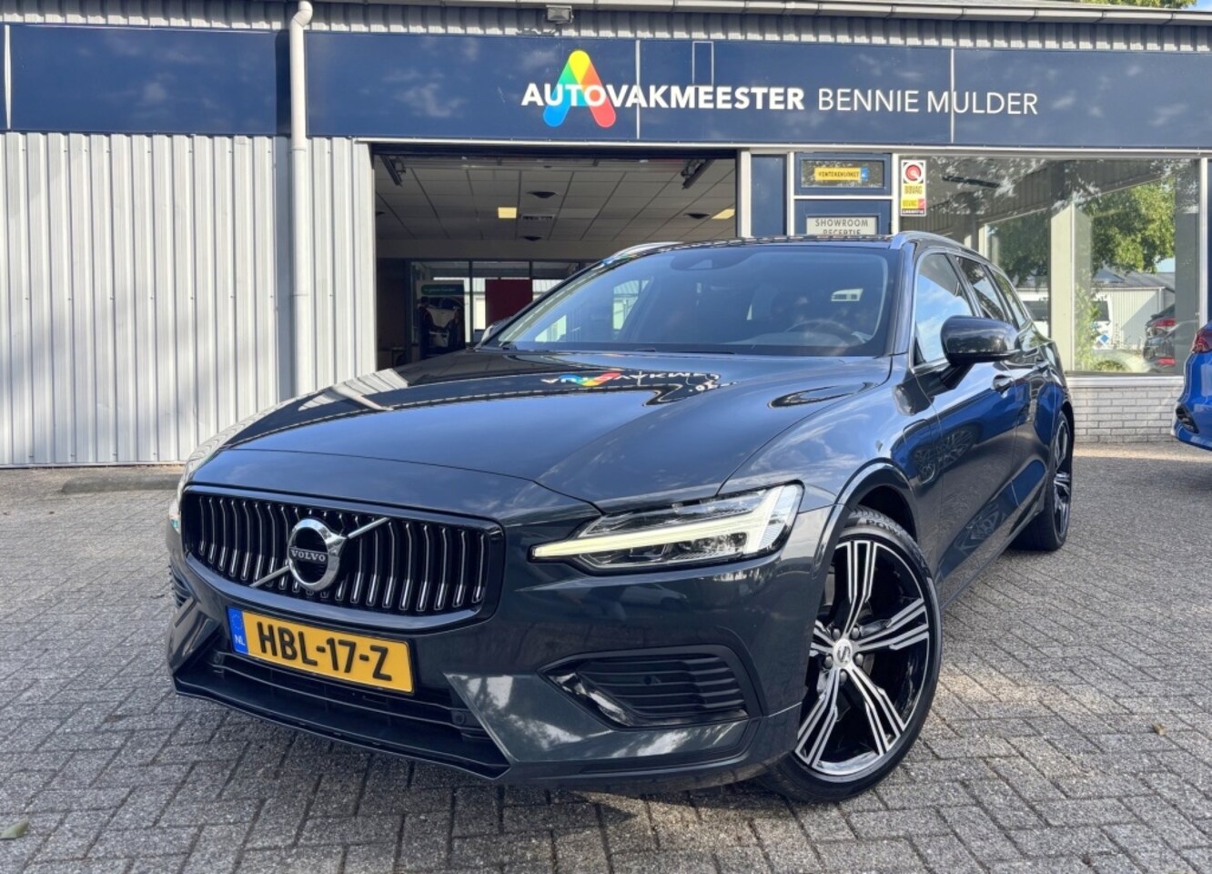 Volvo V60 - 2.0 T8 AWD Inscription TREKHAAK / LEDER / CAMERA - AutoWereld.nl