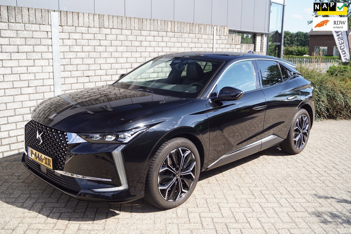 DS 4 - 1.2 PureTech Rivoli Autom Leder Sportst Stoelverw Marix LED Kopl Navi Camera Clima Head-Up - AutoWereld.nl