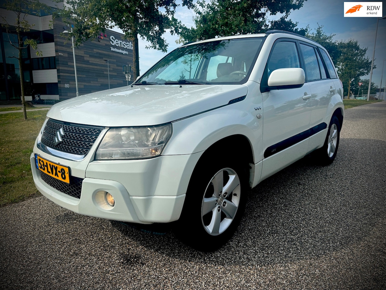 Suzuki Grand Vitara - 2.4 Exclusive 2.4 Exclusive, AUTOMAAT, 4WD, LAGE KM, NIEUWE APK, NAP - AutoWereld.nl