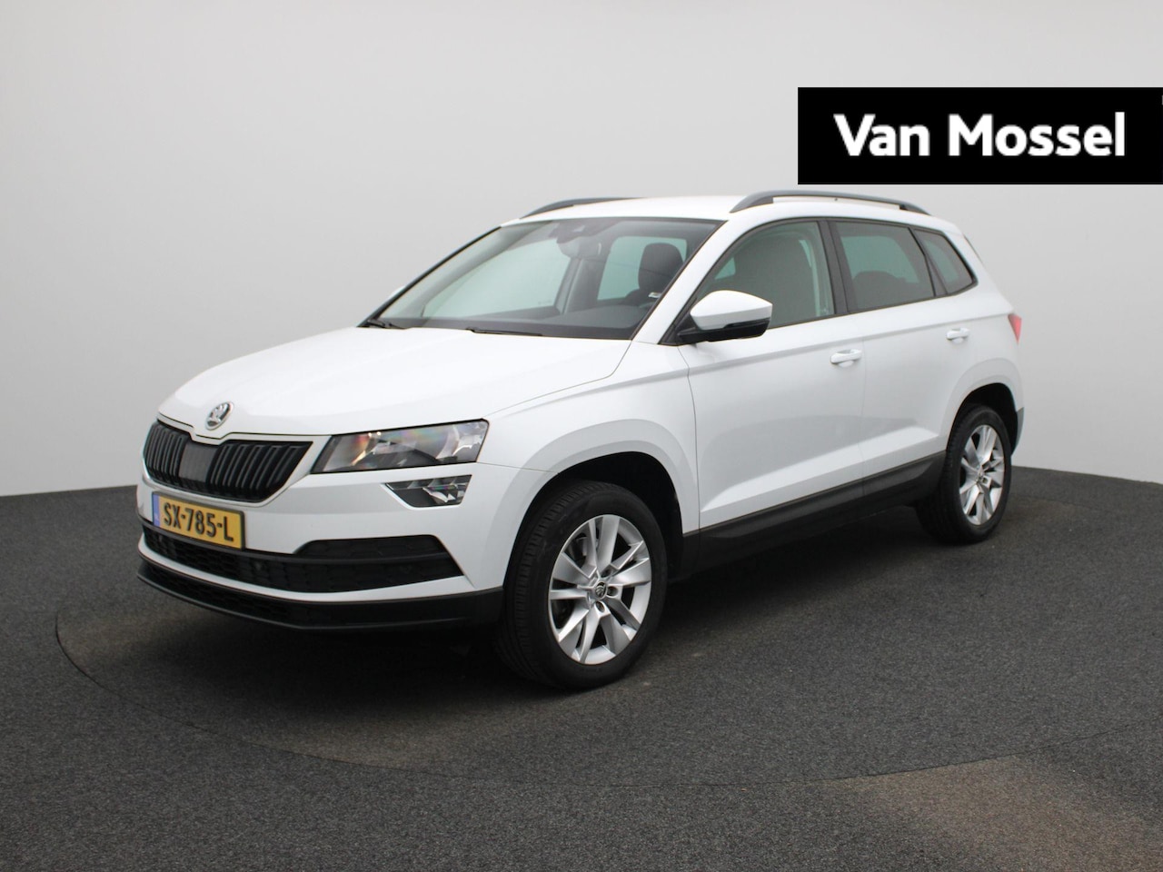 Skoda Karoq - 1.0 TSI Ambition Business 115 PK | Automaat | Navigatie | Trekhaak | Achteruitrijcamera | - AutoWereld.nl