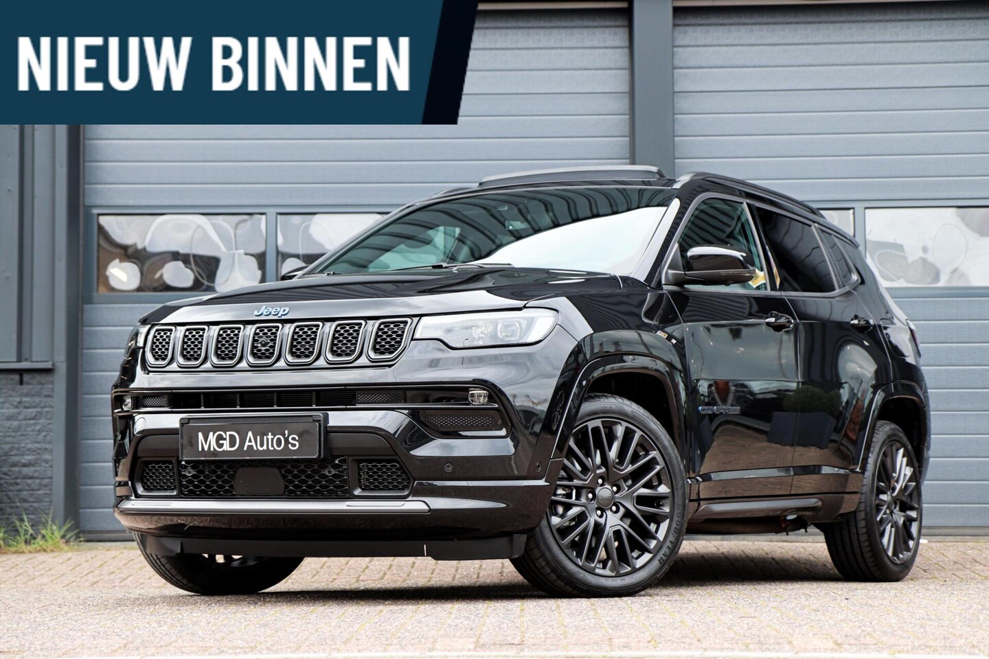Jeep Compass - 4xe 240 Plug-in Hybrid Electric S |LED|PANODAK|360 CAMERA|KEYLESS|MEMORY|LEDER|CARPLAY|STO - AutoWereld.nl