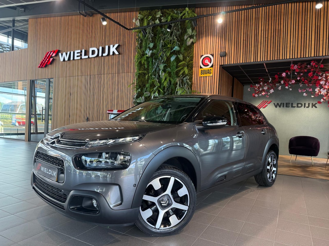 Citroën C4 Cactus - 1.2 PureTech Shine Keyless camera trekhaak - AutoWereld.nl