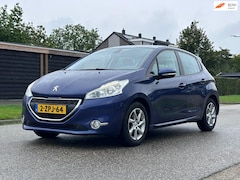 Peugeot 208 - 1.2 VTi Allure 5DR*Navigatie*Pano*Stoelverwarming*Cruise*Airco*LM velgen*Parkeersensoren*A